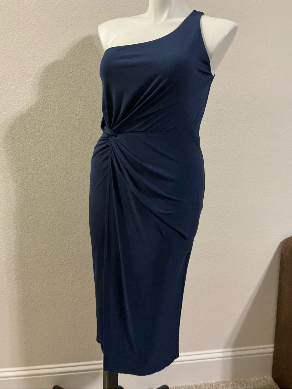 Socialite Navy One-Shoulder Knot-Detail Midi Dress
